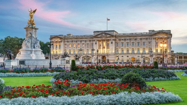 one day in London buckingham palace London