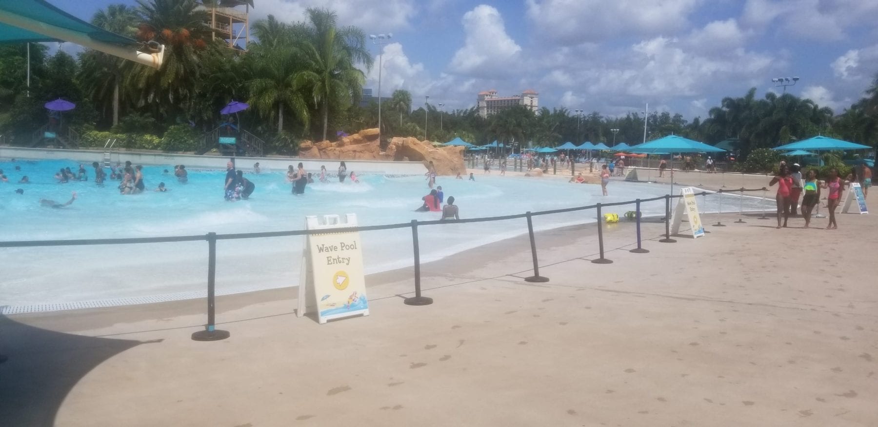 Aquatica Orlando Wave pool