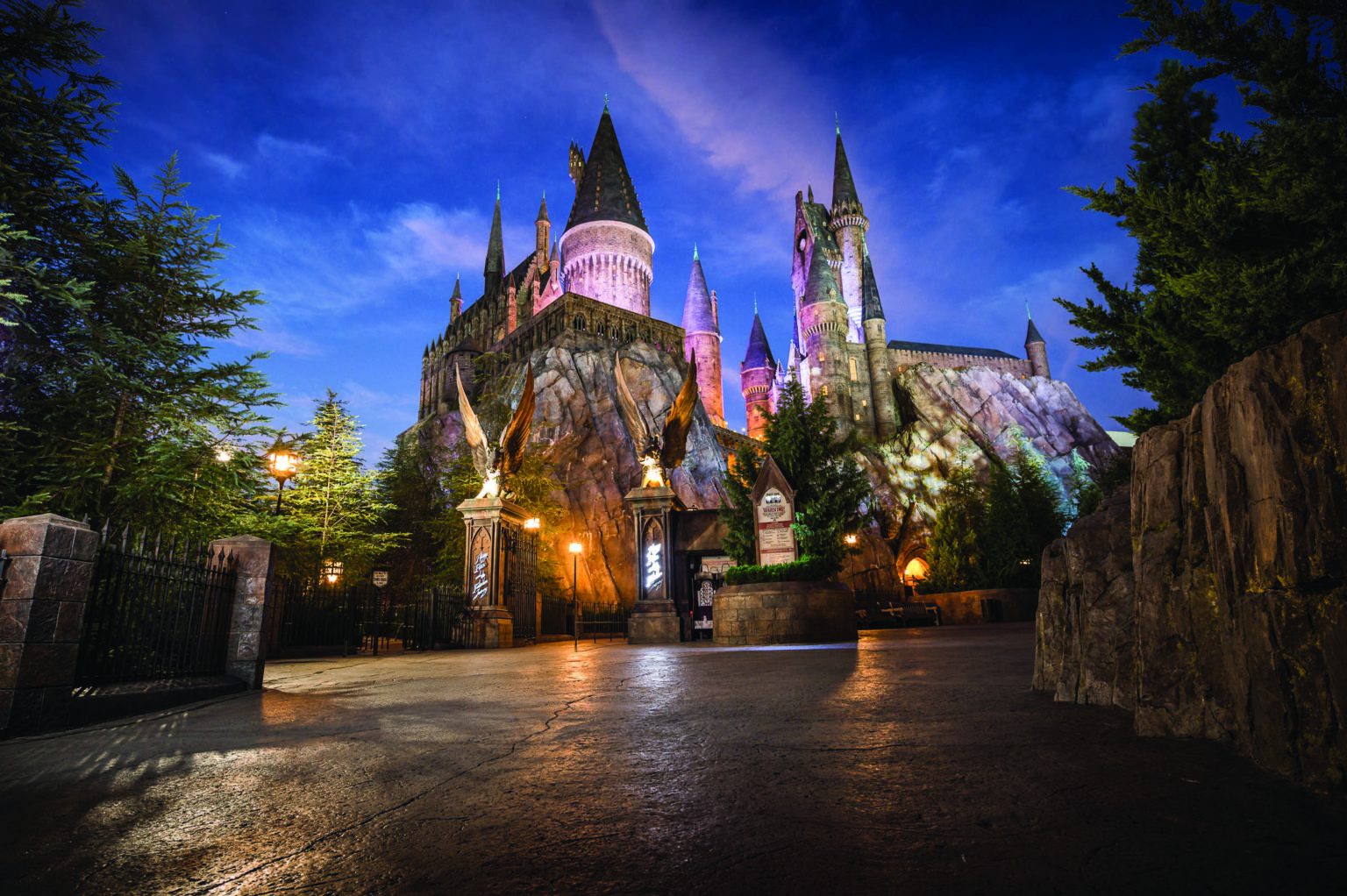 Universal Studios VS. Islands of Adventure - The Wizarding World of ...