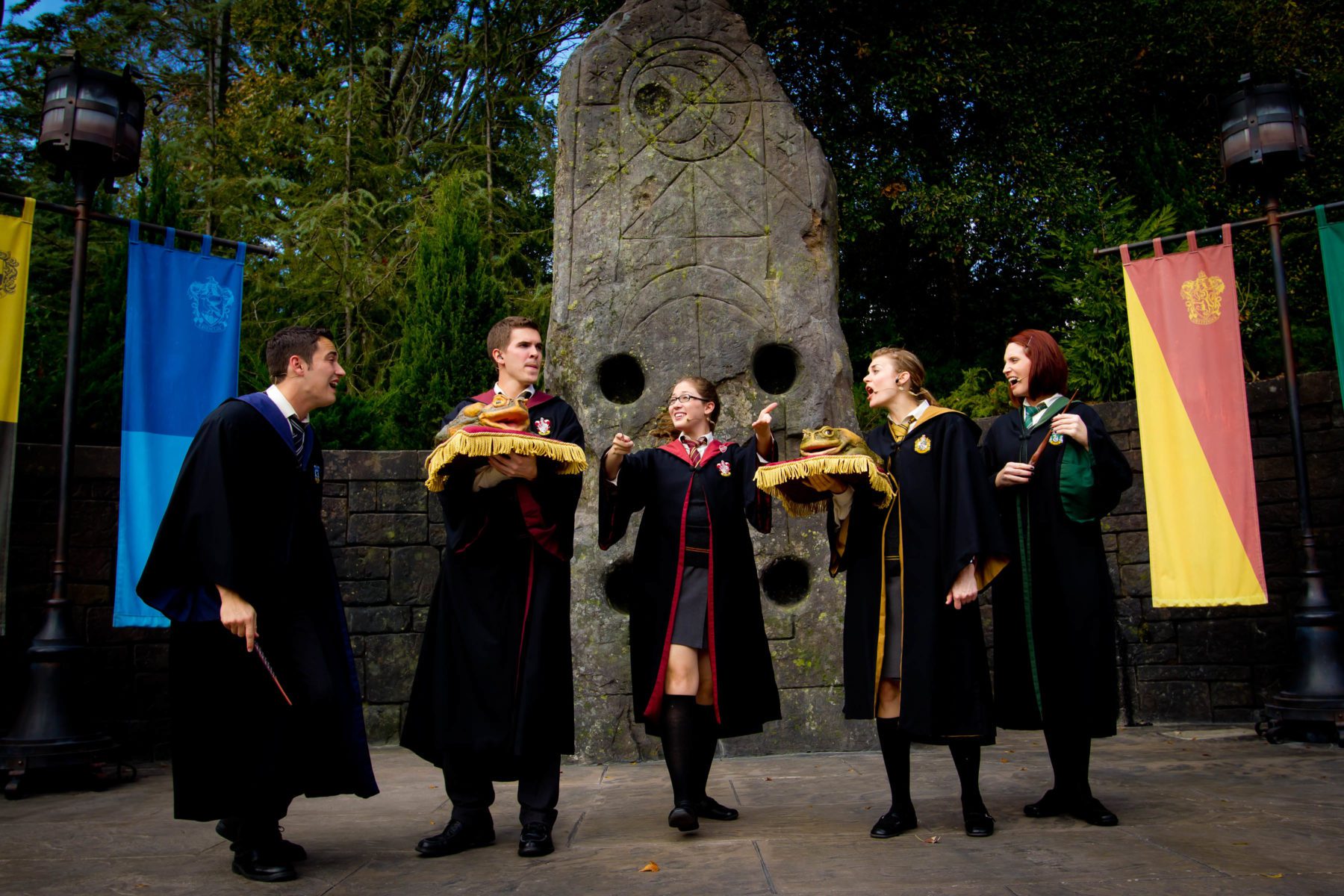 Frog Choir at Islands of Adventure - Hogsmeade 