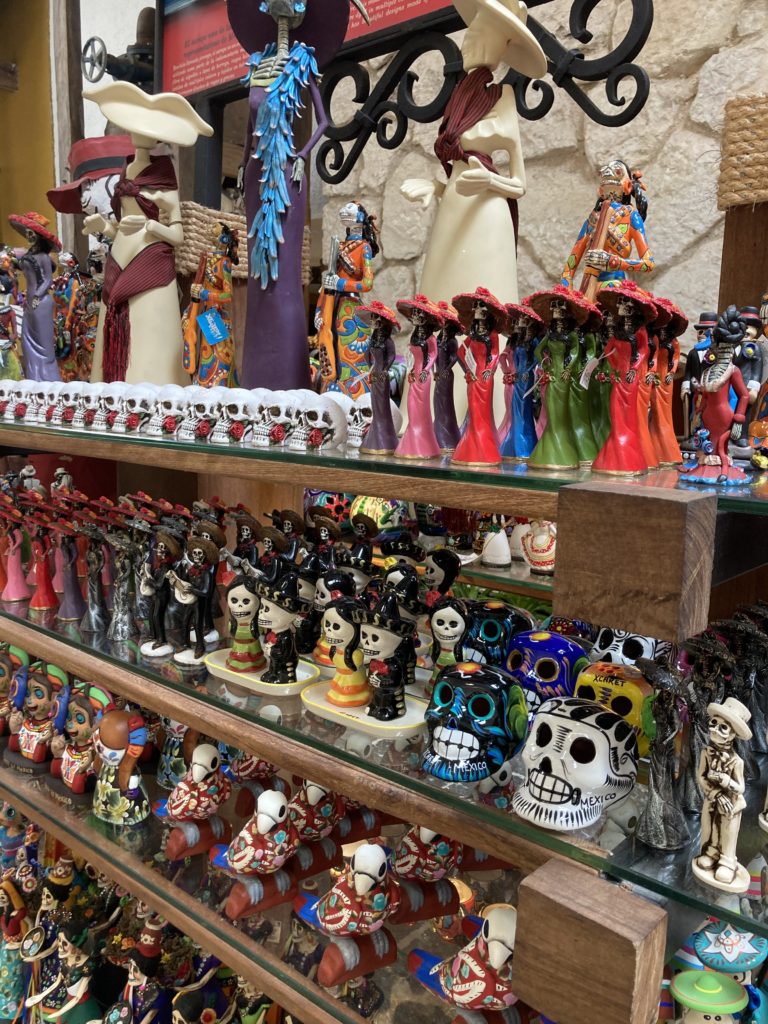 Ideas for Souvenirs - figurines