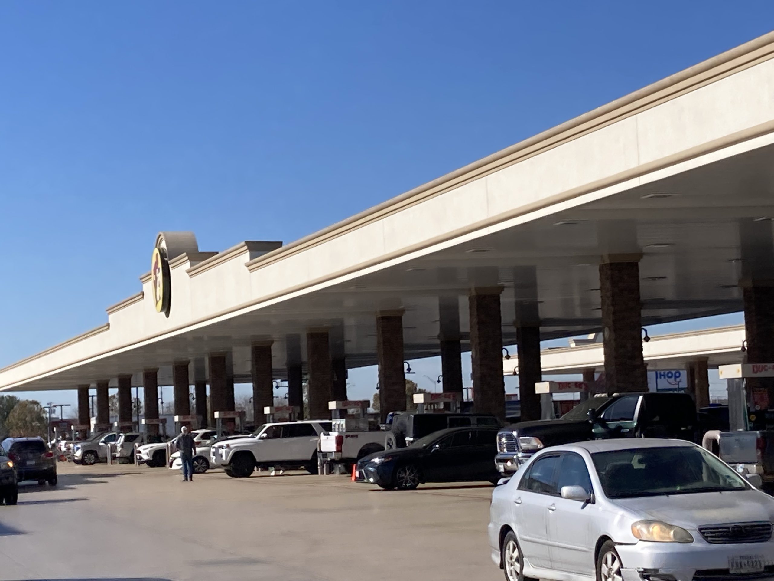 largest gas station in the world Buc-ee's
