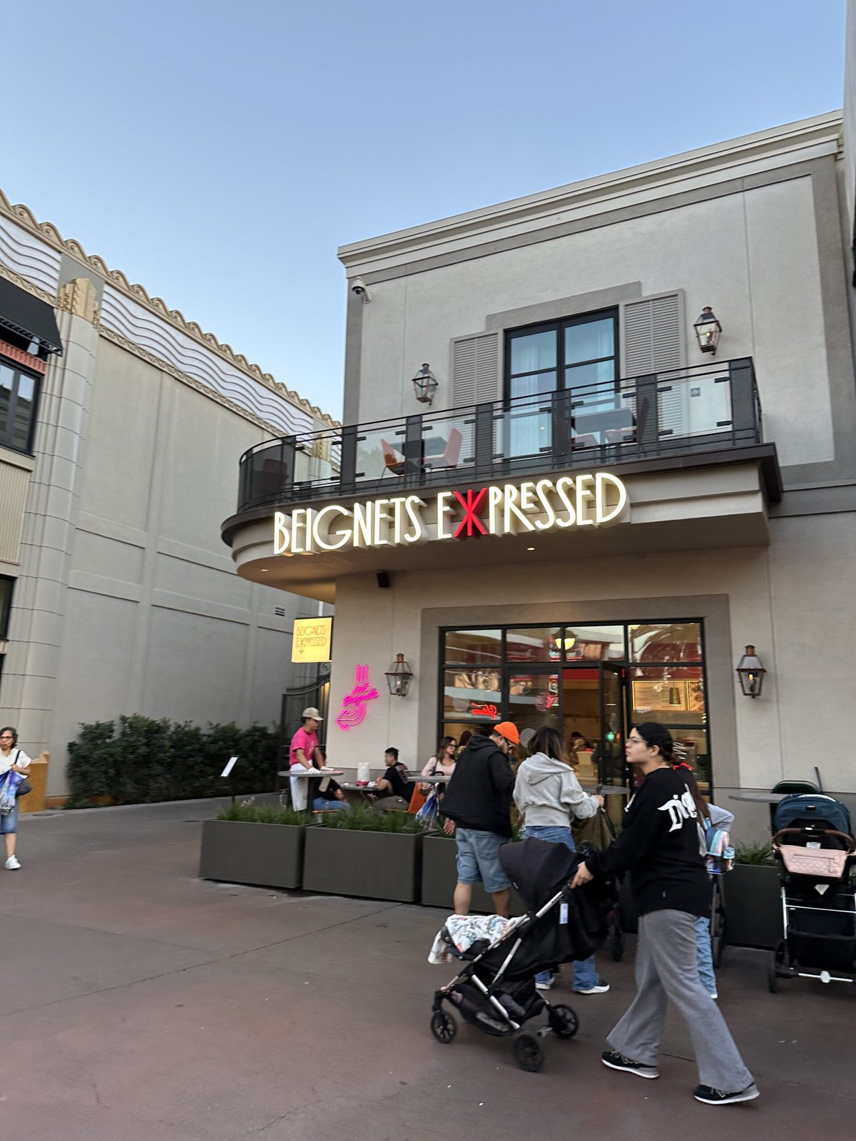 Express Beignet Downtown Disney 