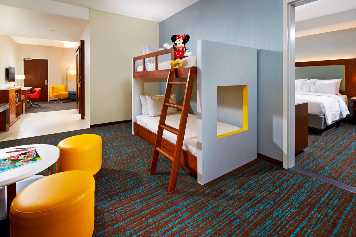 hotels in walking distance of Disneyland - Spring hills suites convention center