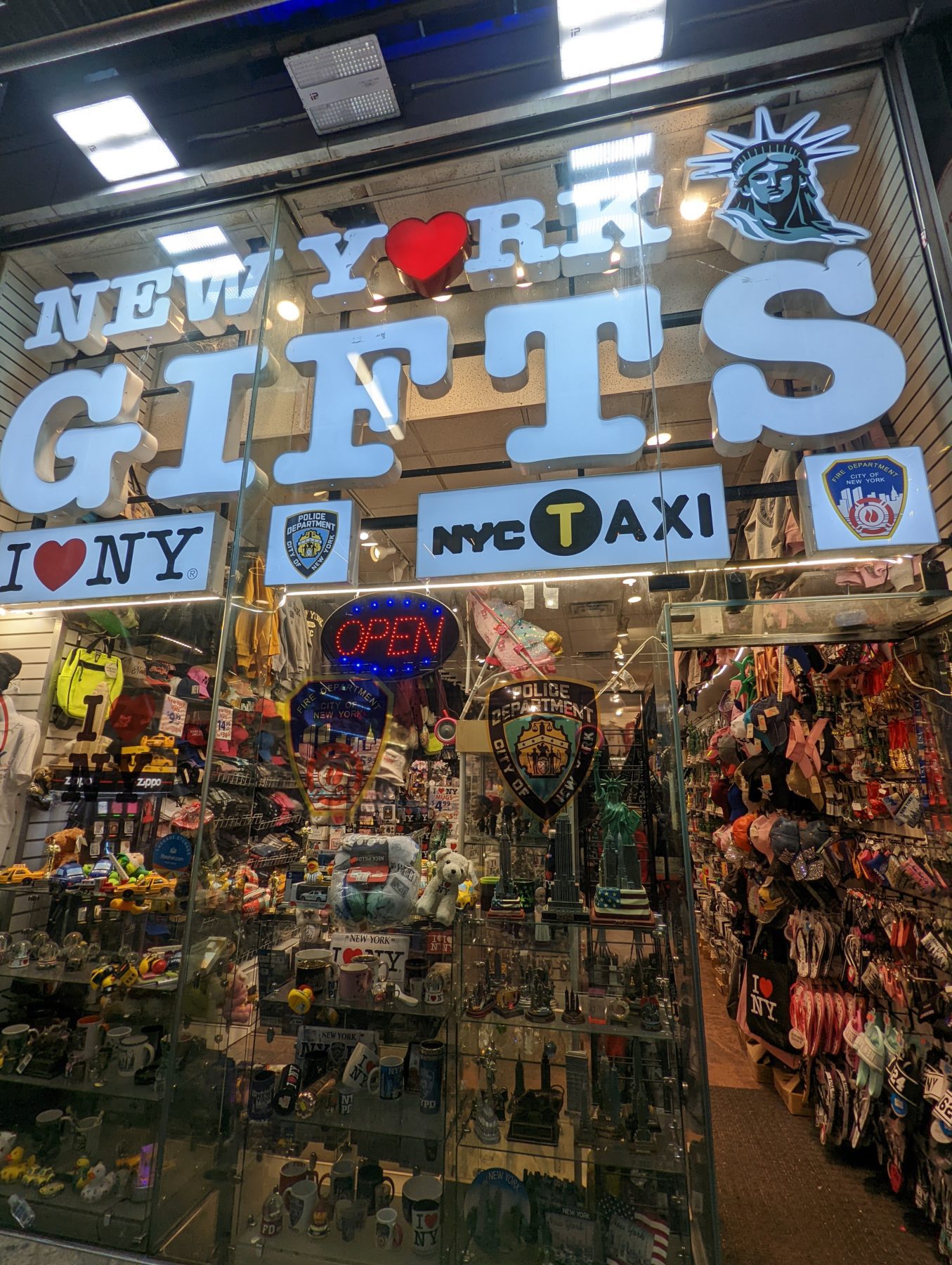 Fun things to do in NYC with kids - souvenir shop