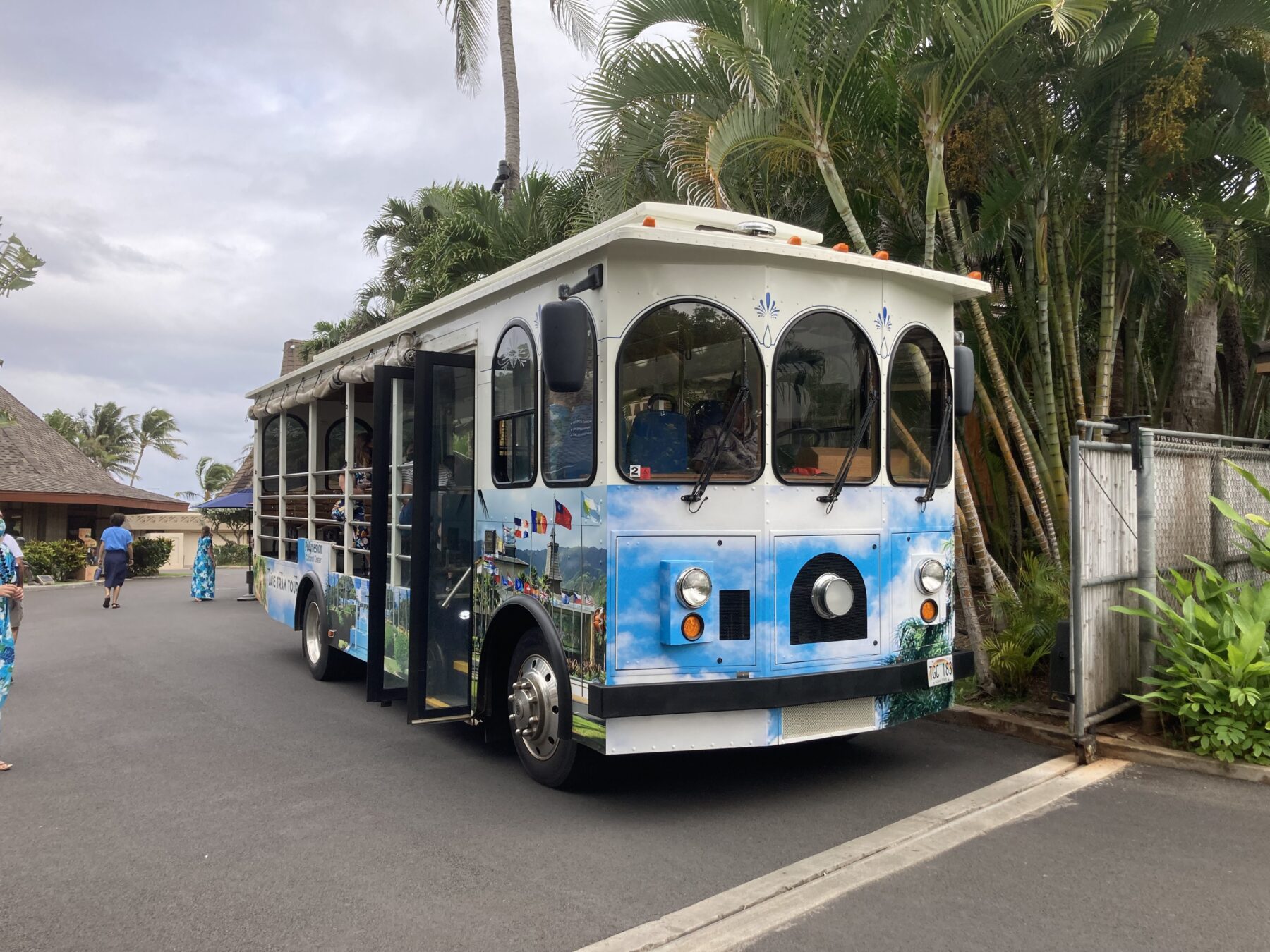 Polynesian Cultural Center tickets - Bus to Laie Temple