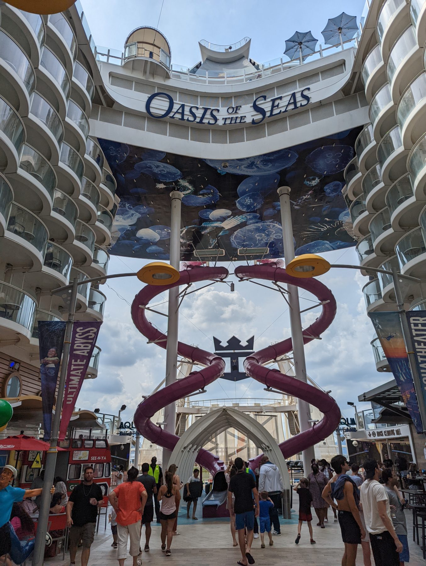 Things to do on Oasis of the Seas - the Ultimate Abyss Best Cruise lines for families