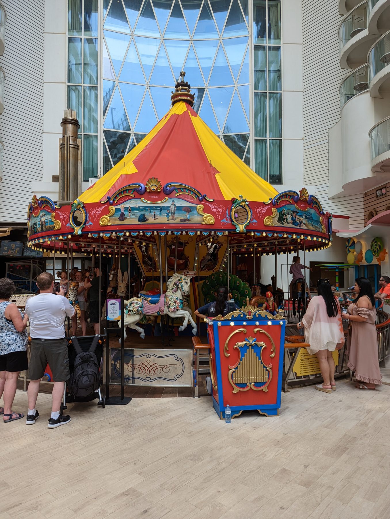 Oasis of the Seas activities on board - Carousel