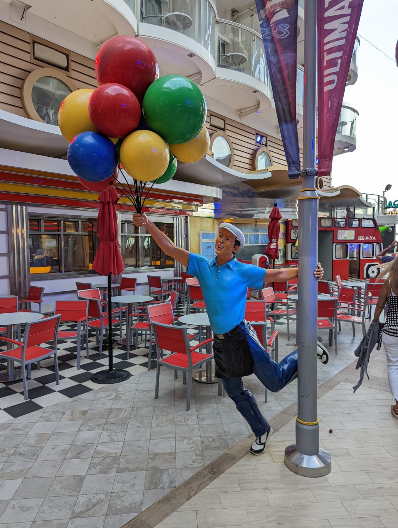 entertainment on Oasis of the Seas - eating