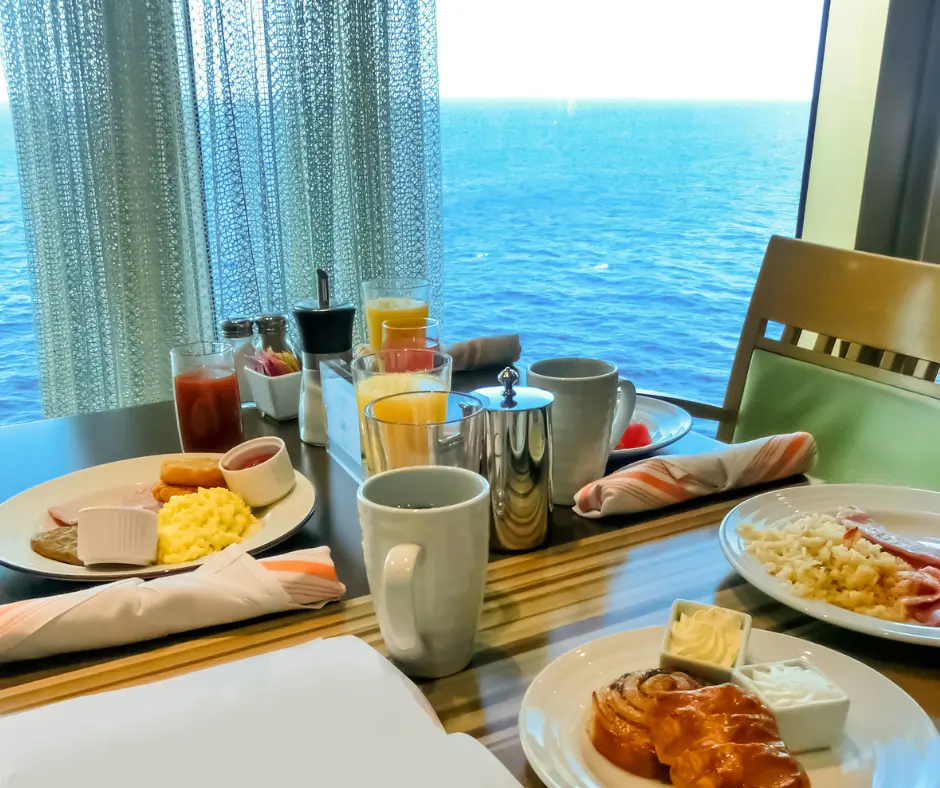 Cruise planning dining options