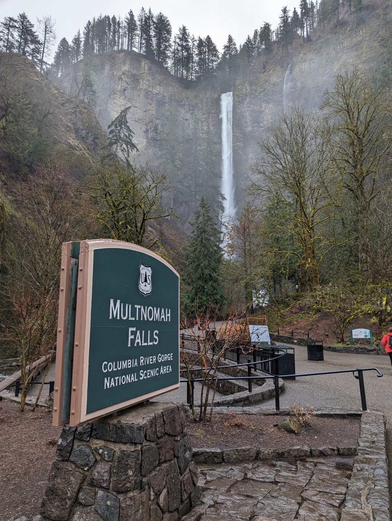 Mulnomah Falls Hike