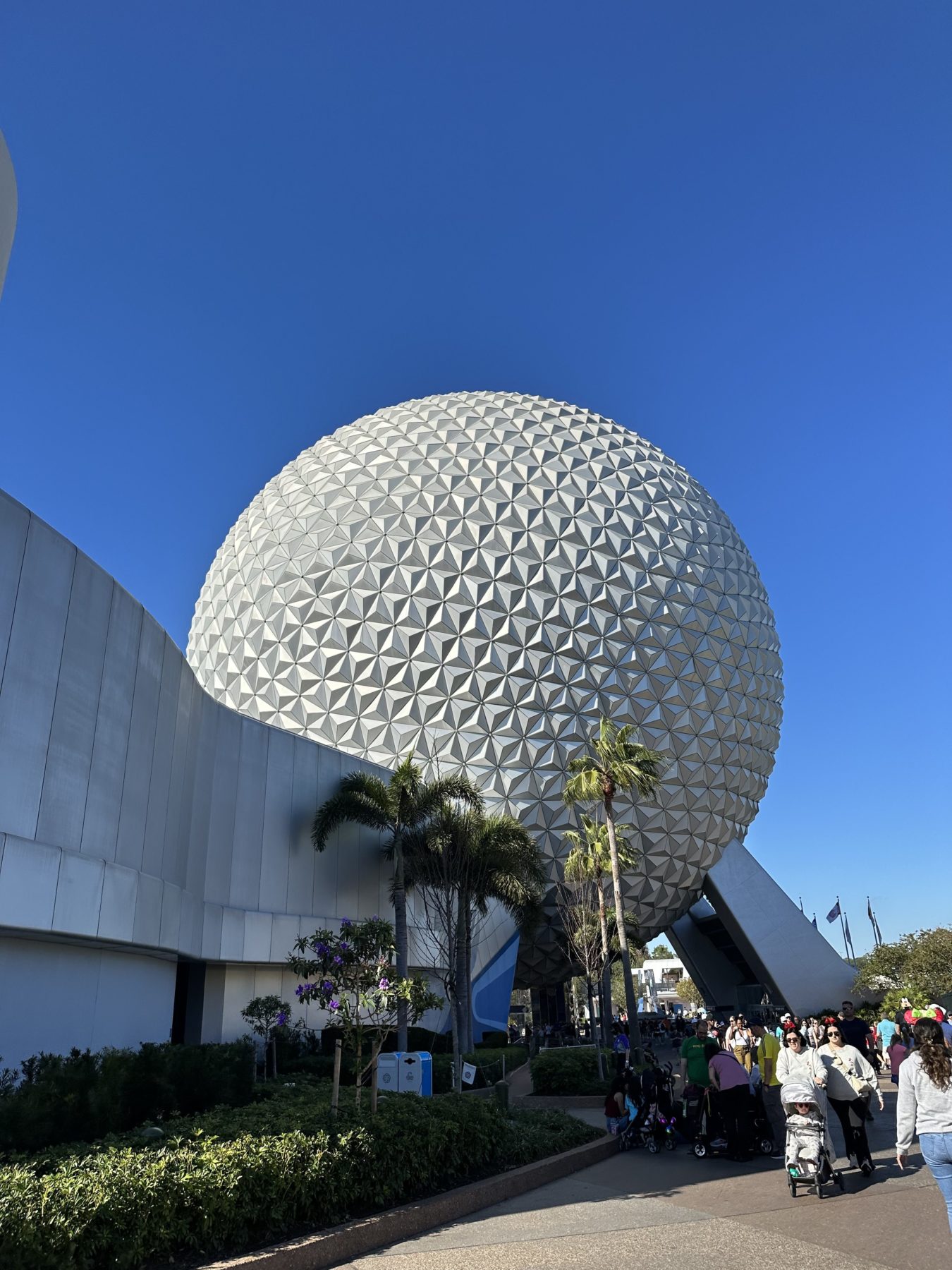 Dining at Epcot