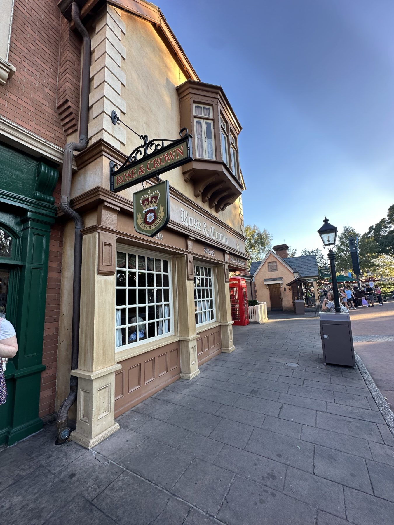 dining in Epcot