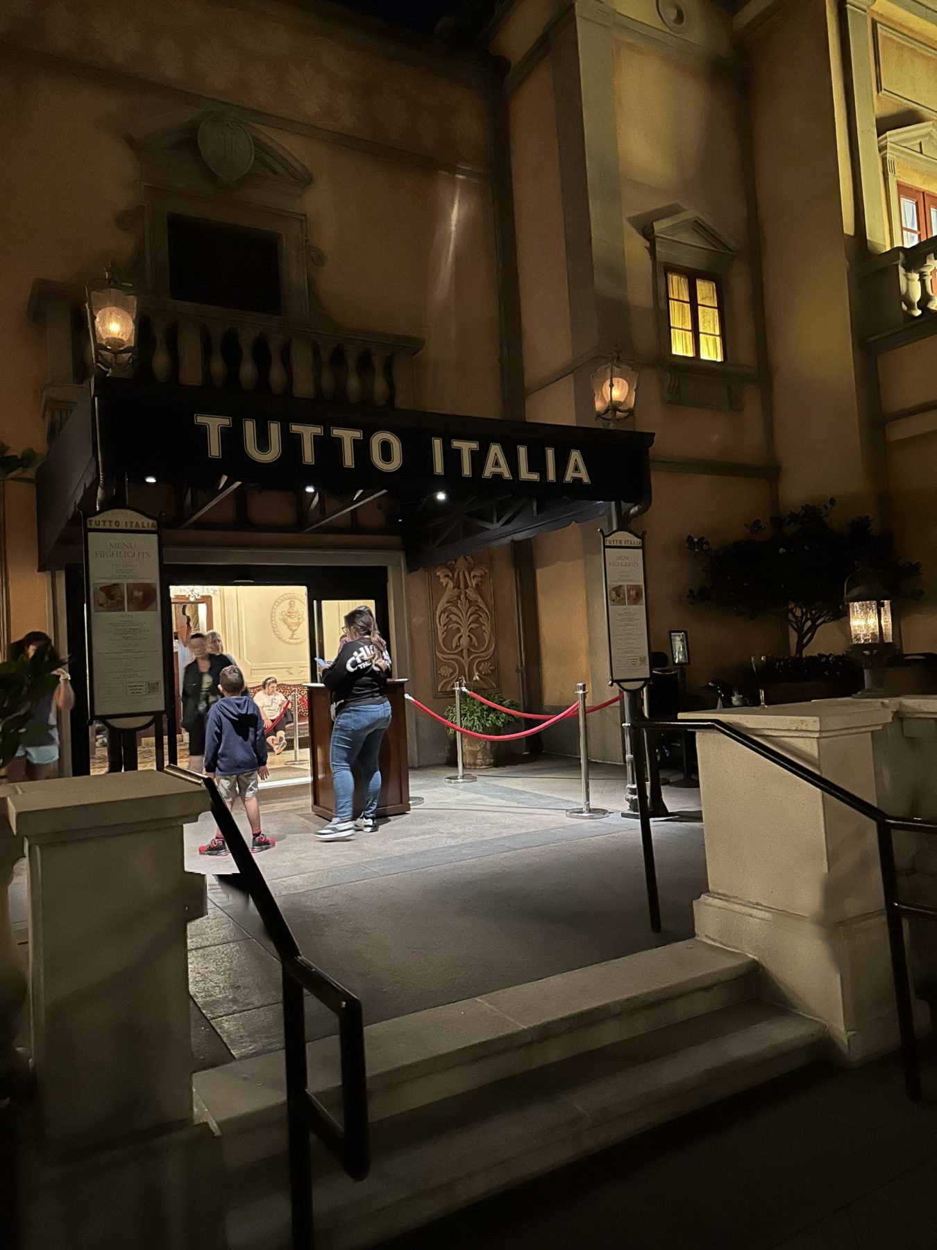 restaurants in Epcot - italy 