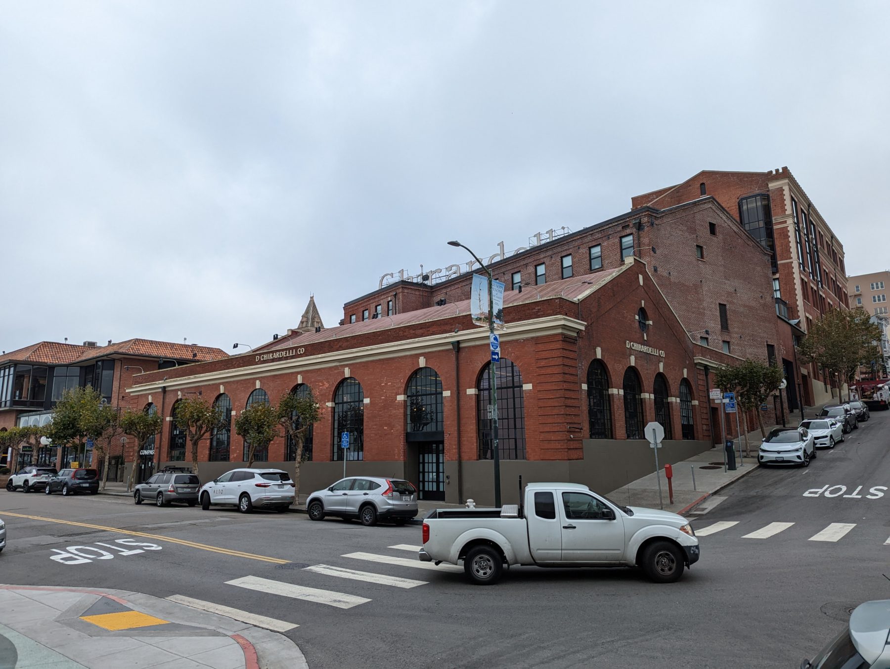 Ghiradelli Square parking