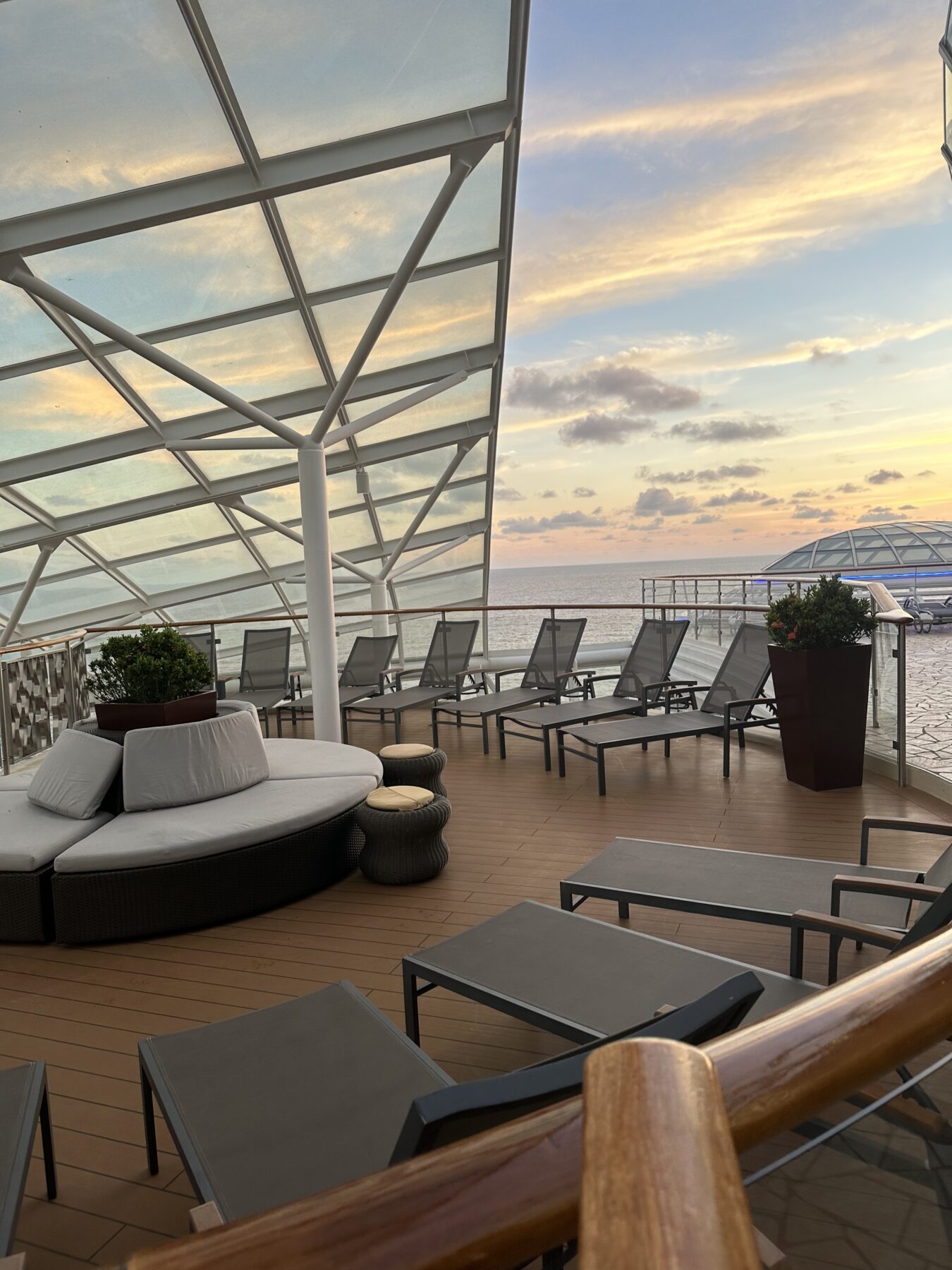 Allure of the Seas must do - Solarium