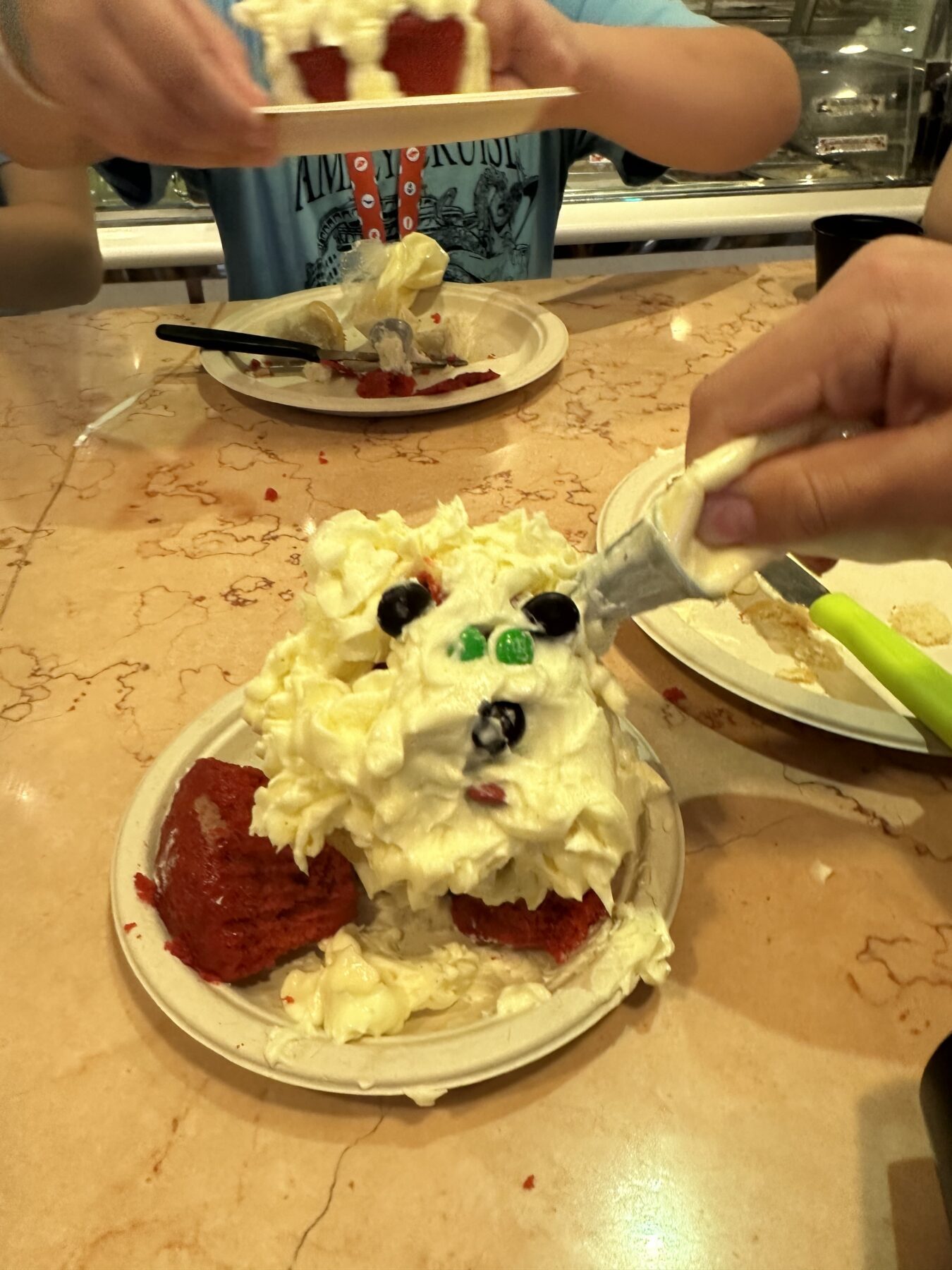 Activities on Allure of the Seas - Cupcake decorating