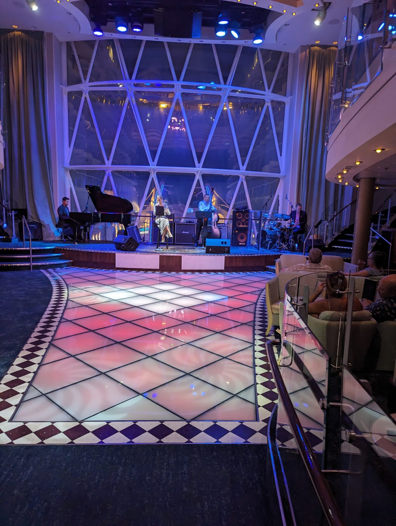 Allure of the Seas entertainment - Live Music