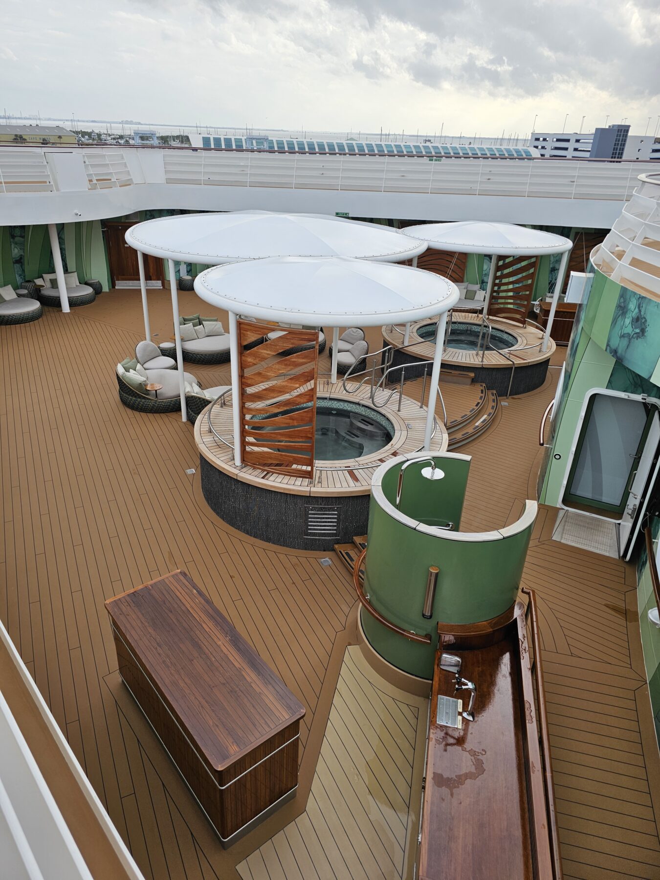 Disney Wish Cruise Line - Hot tubs