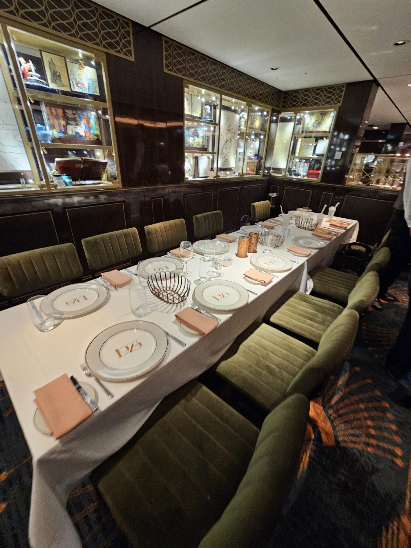 Disney Wish Food resturants 