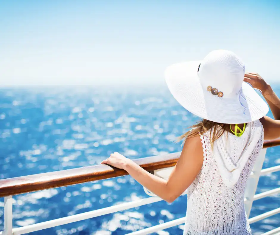 What to pack for a Disney Cruise - Sun Hat