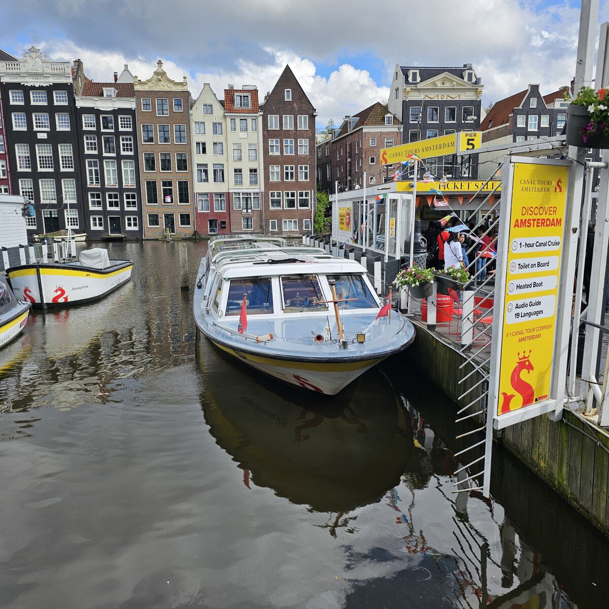 Amsterdam family vacation canal tour