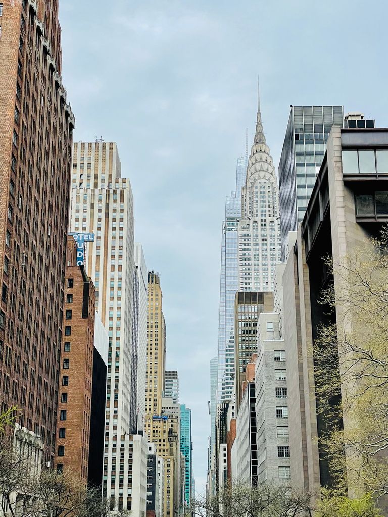 Skyline of New York City featuring the iconic Chrysler Building.